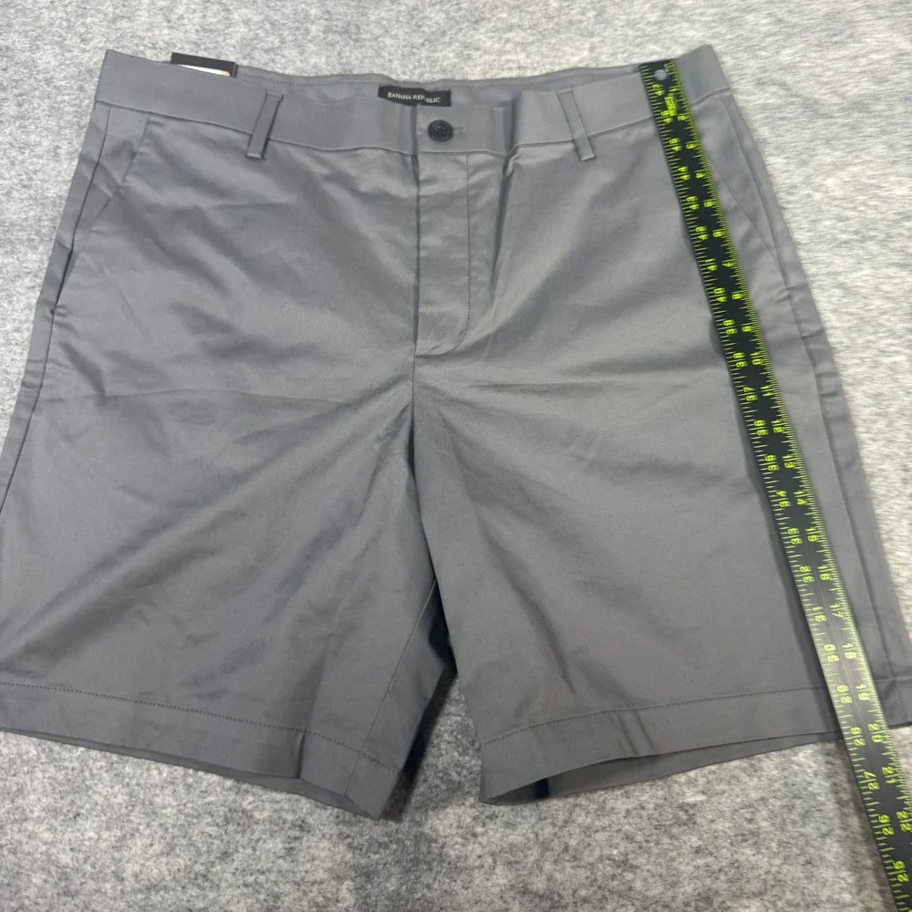 Banana Republic Mens Grey Stretch Chino Shorts Size 38 Quick Dry 9 Inch Inseam